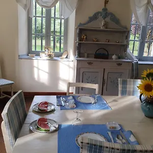 https://domaine-de-marlas-chambres-dhotes.midi-pyreneeshotels.com